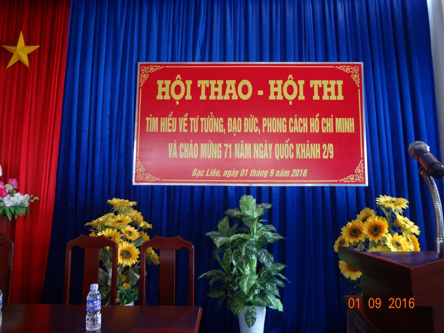 Hoạt động mừng lễ 2/9 kết hợp phong trào học tập và làm theo tấm gương đạo đức, phong cách Hồ Chí Minh